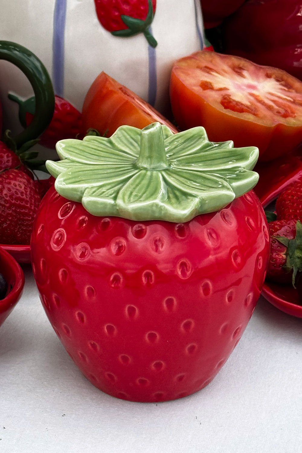 aufbewahrung frische erdbeeren Behälter mit Deckel im Erdbeer-Design | Geschirr