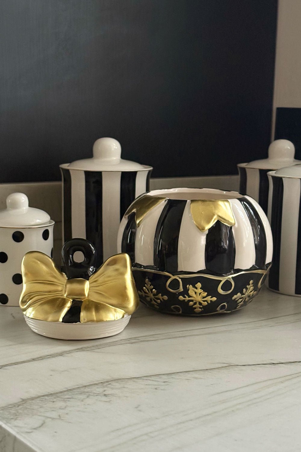 Detalle Tarro Con Tapa Adorno Navidad Rayas Blancas Y Negras Cristina Oria 