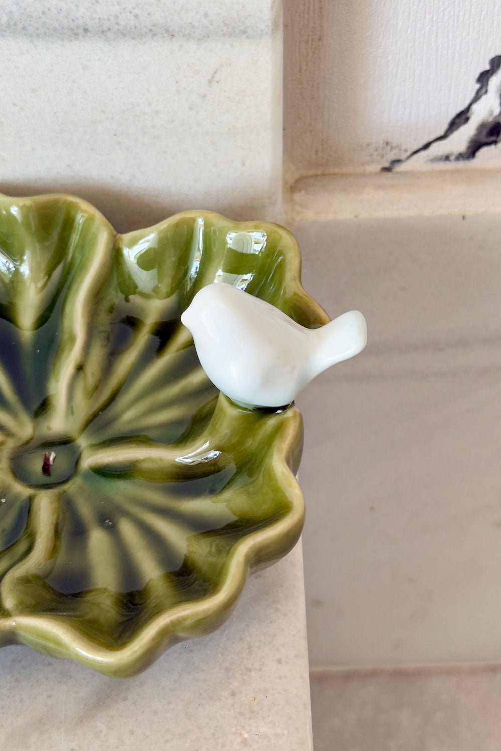 Zoom Cuenco Decorativo Verde Flor Irregular Con Pájaro Blanco Cristina Oria