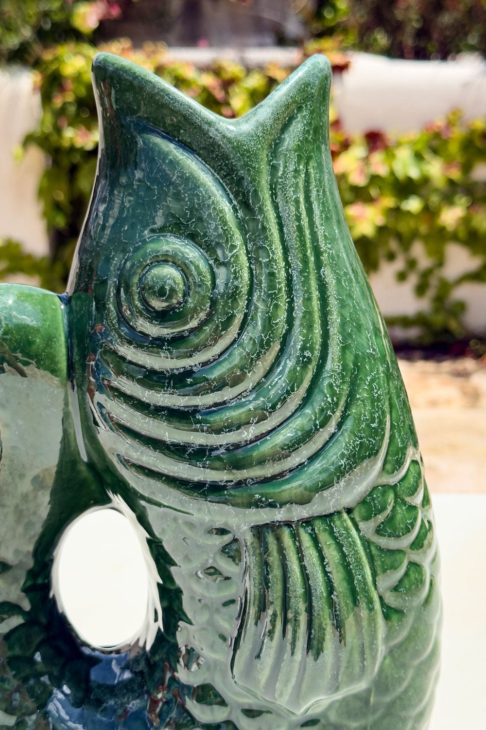 Detalles Jarrón De Cerámica Diseño Pez Verde Cristina Oria