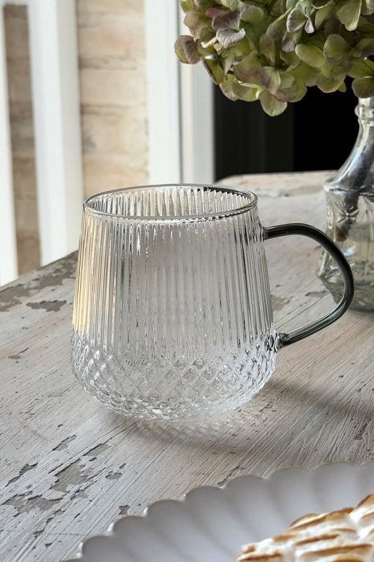 Vaso De Cristal Con Detalles Tallados Y Asa De Color Negra Cristina Oria 