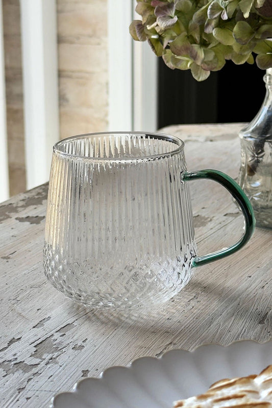 Vaso De Cristal Con Detalles Tallados Y Asa De Color Verde Cristina Oria 