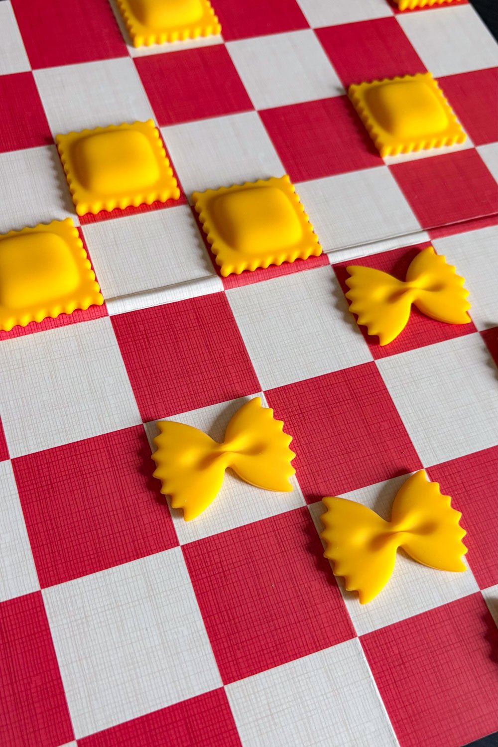 Detalle Fichas Juego De Damas Checkeroli Cristina Oria 