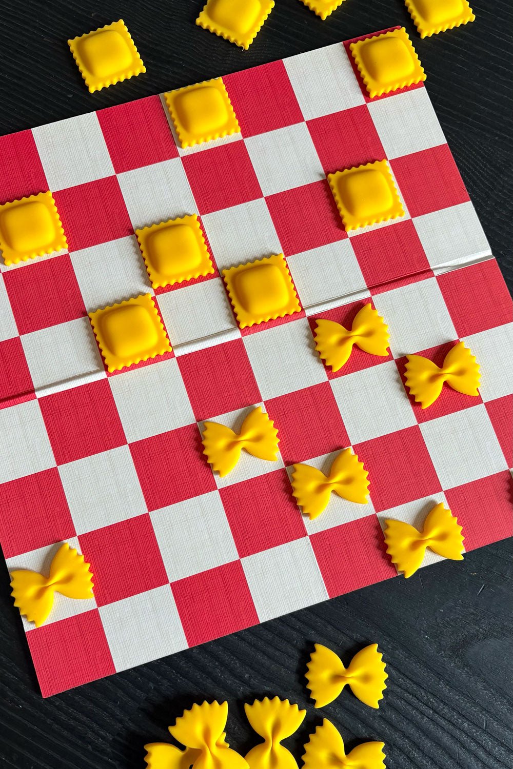 Detalle Juego De Damas Checkeroli Cristina Oria 