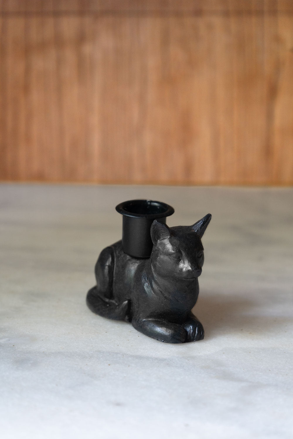 Detalle Portavelas Negro Con Diseño De Gato Cristina Oria 
