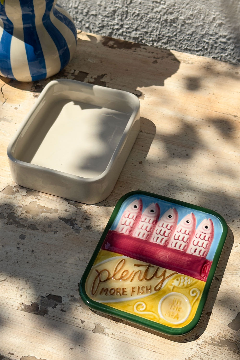 Rosa Abierto Recipiente Con Tapa Diseño Lata De Sardinas Cristina Oria