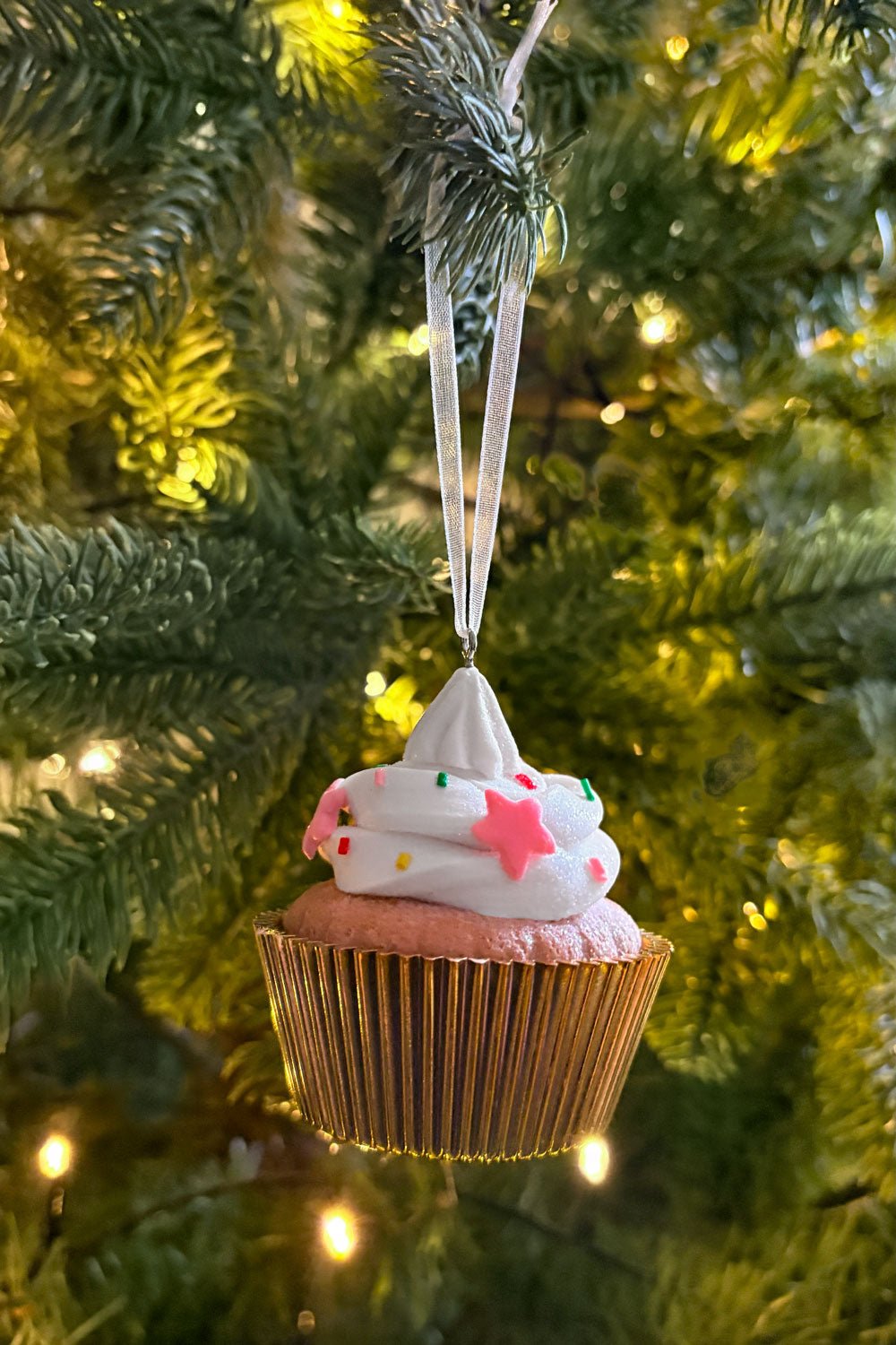 Adorno Con Diseño De Magdalena Blanca Cristina Oria 