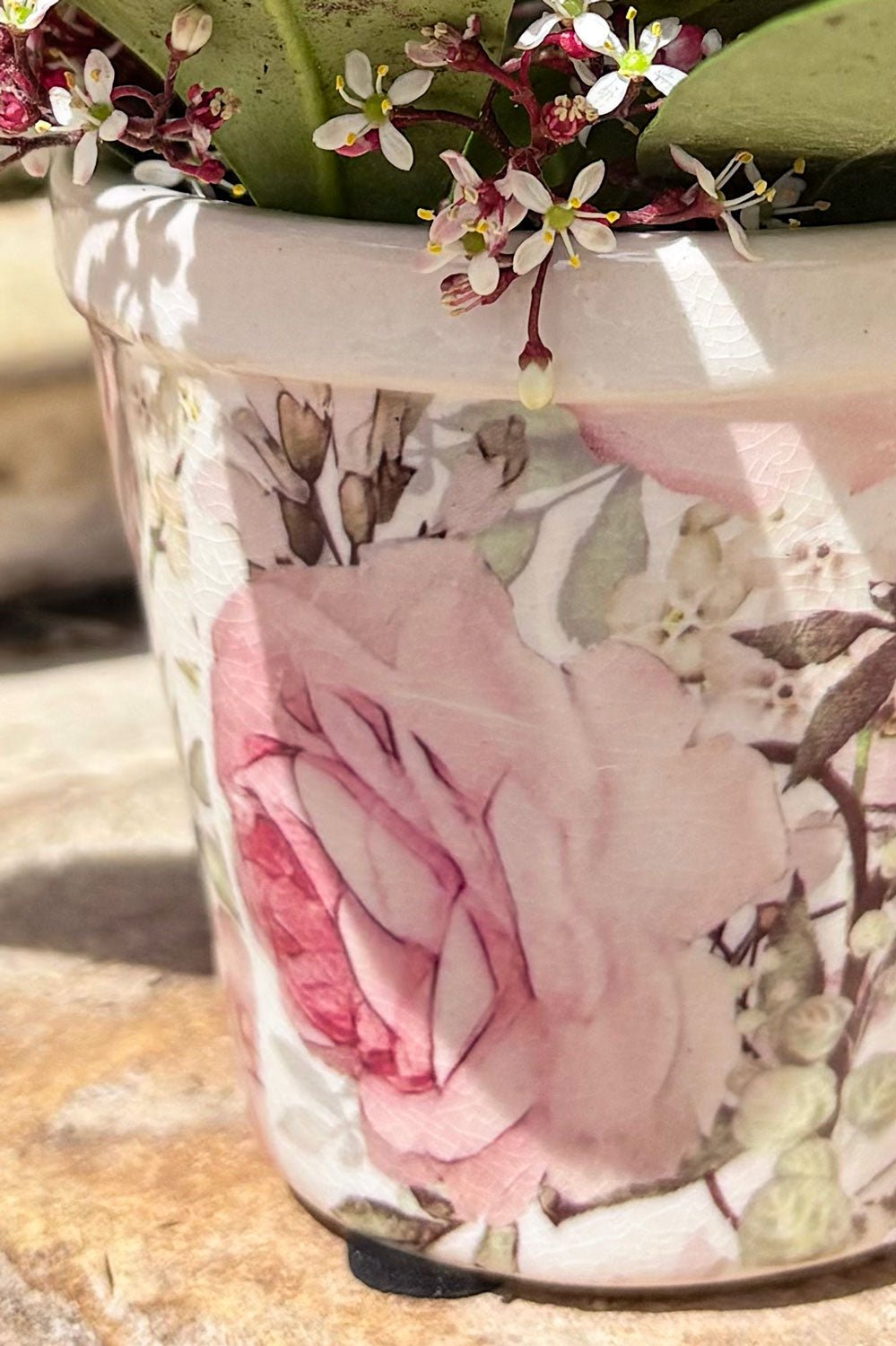 Detalle Jarrón Con Diseño De Rosas Cristina Oria 