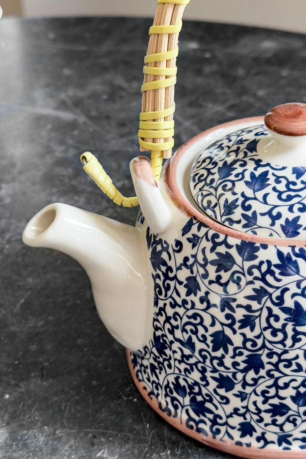Detalle Tetera De Porcelana Modelo Arita Cristina Oria