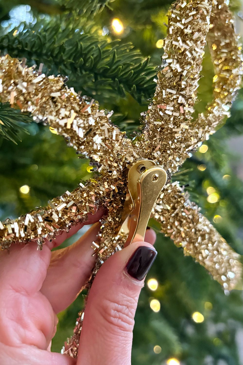 Detalle Clip Adorno Lazo De Color Champagne Con Clip Cristina Oria 