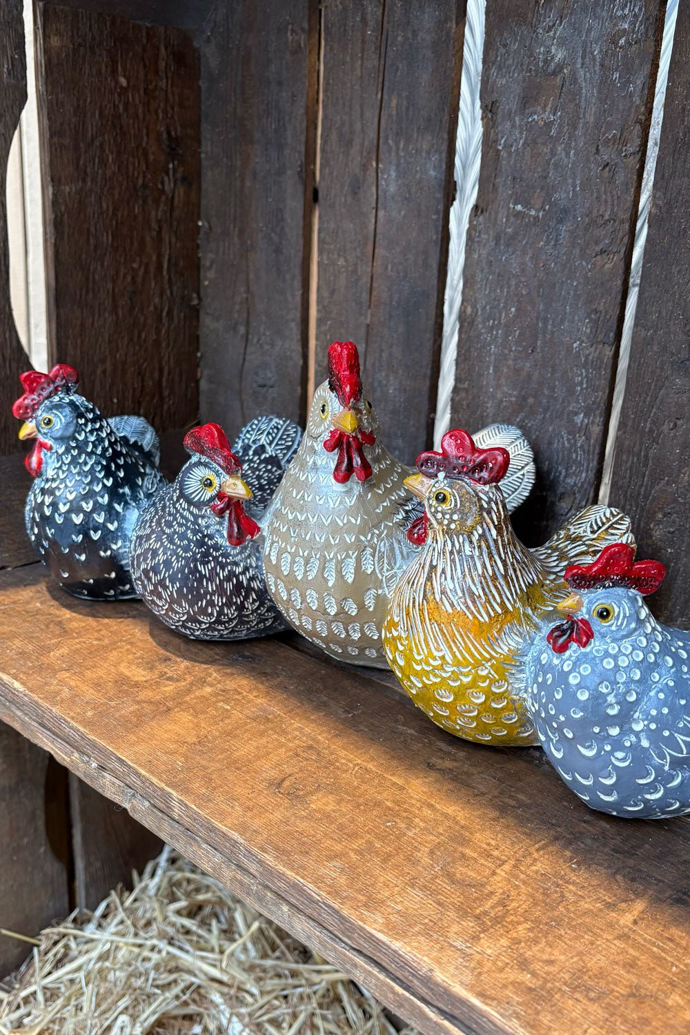 Detalle Cuatro Set Figuras Decorativas Gallinas Pequeñas Cristina Oria 