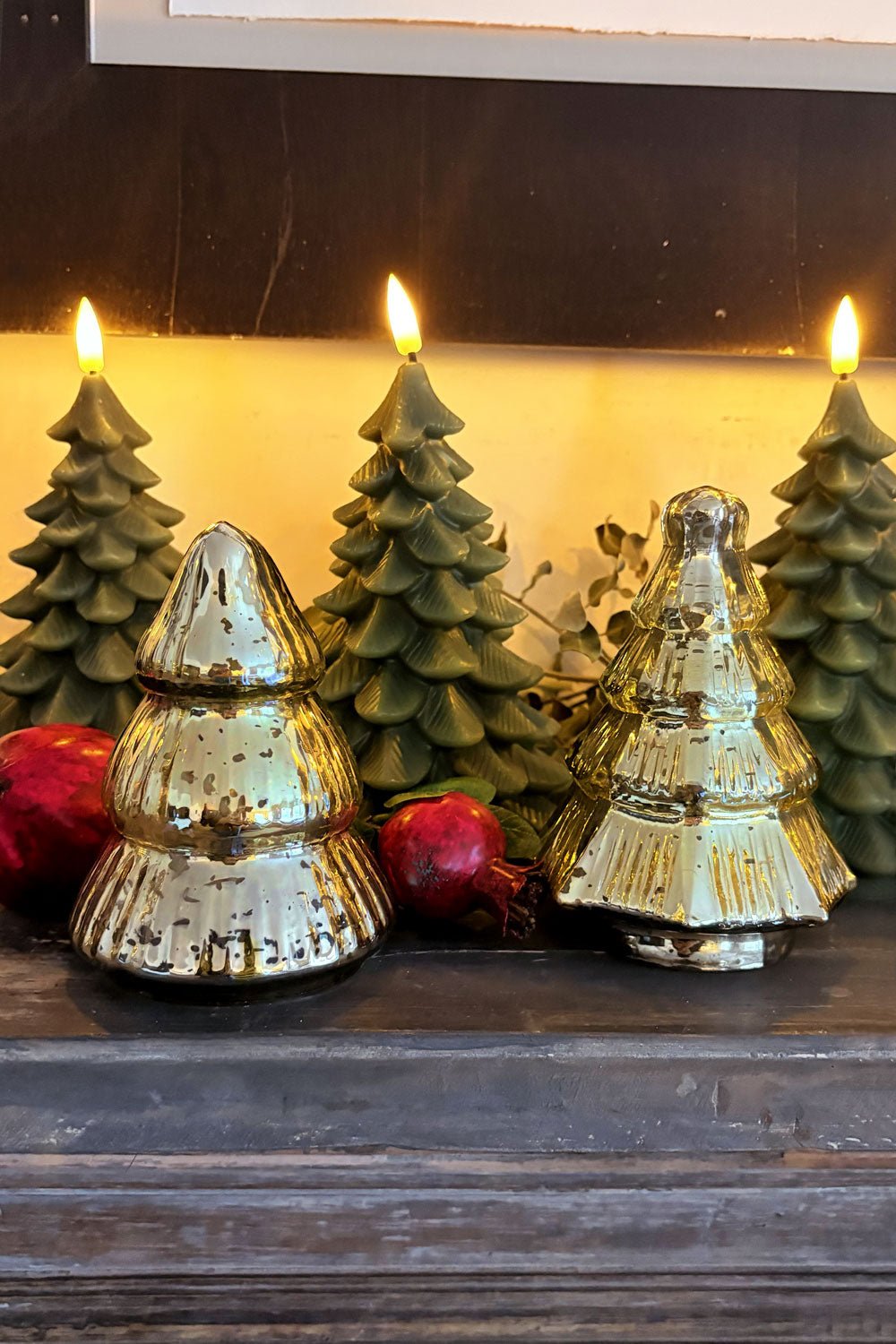 Detalle Árbol Decorativo De Vidrio Dorado Niveles Cristina Oria