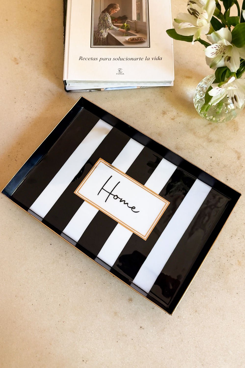 Bandeja Rectangular Rayas Blancas Y Negras Con Mensaje "Home"