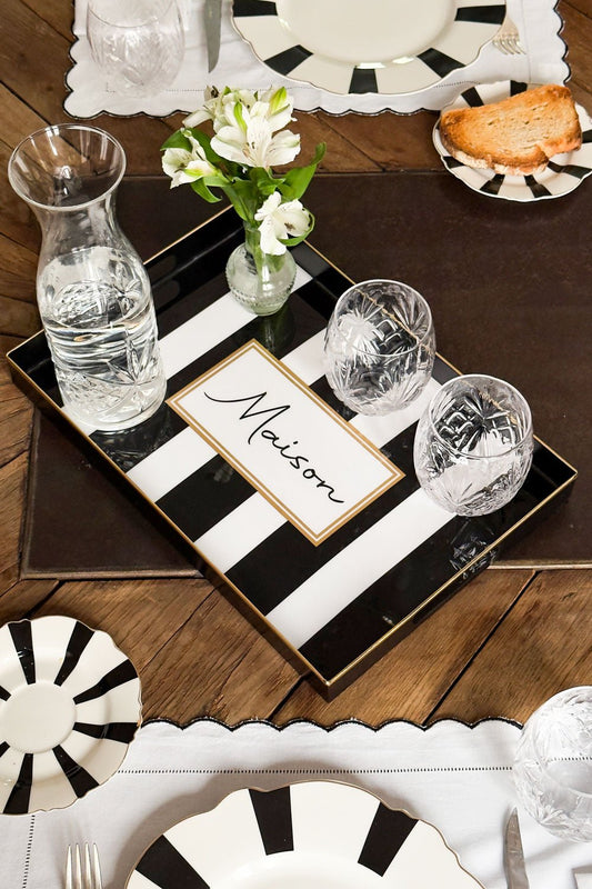 Bandeja Rectangular Rayas Blancas Y Negras Con Mensaje "Maison" Cristina Oria 