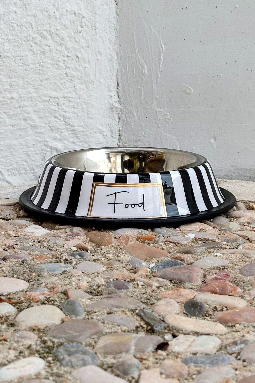 Comedero Para Mascotas Pintado A Mano Blanco Y Negro