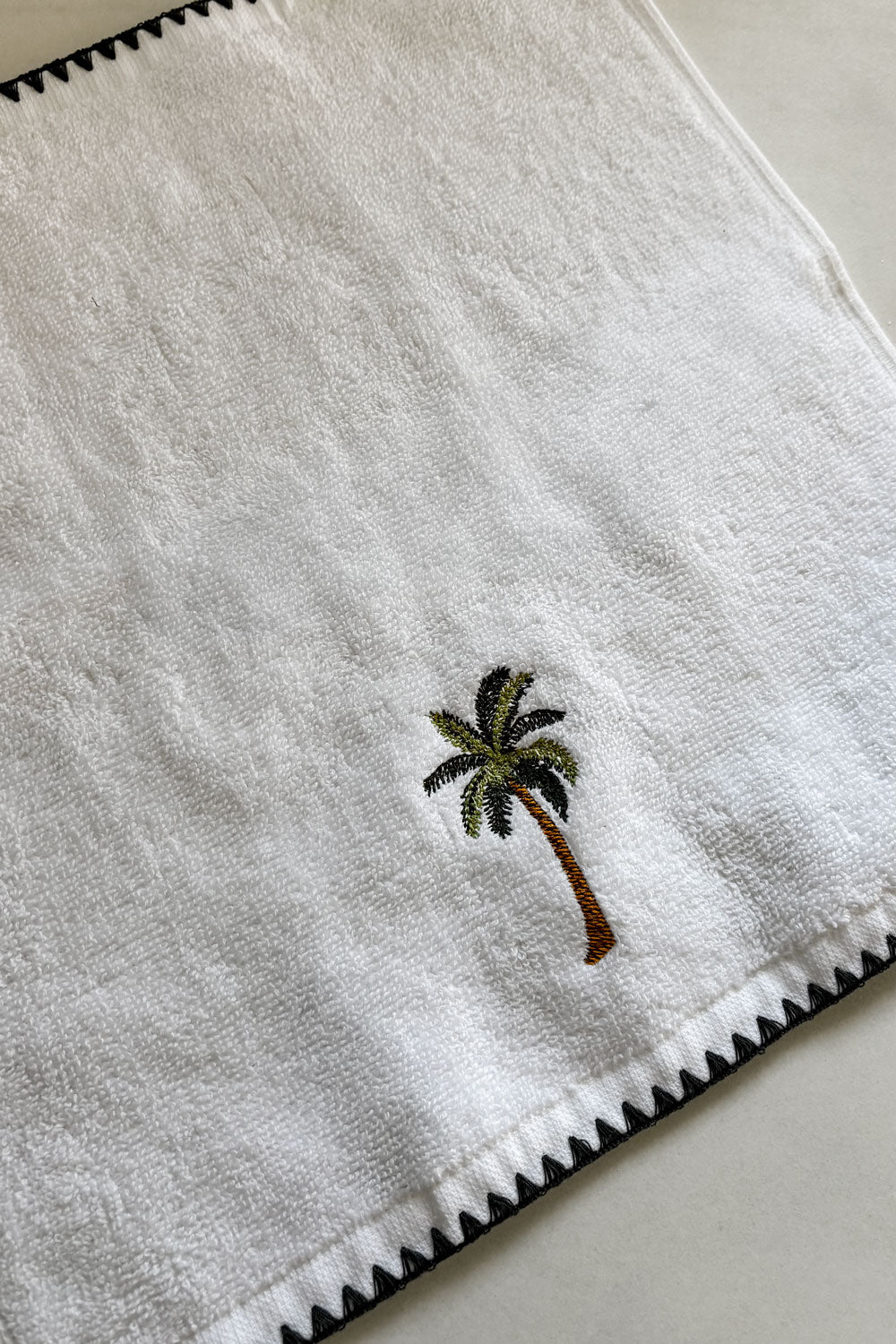 Zoom Toalla De Algodón Blanca Con Palmera Cristina Oria