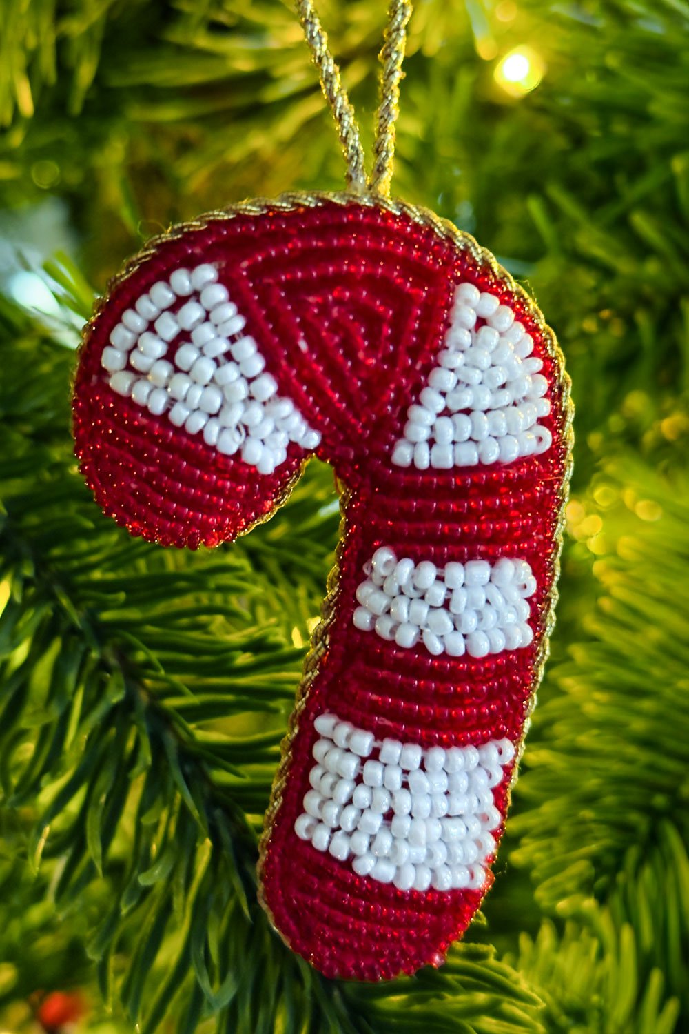 Detalle Adorno Bastón De Caramelo Bordado Con Cuentas Cristina Oria 