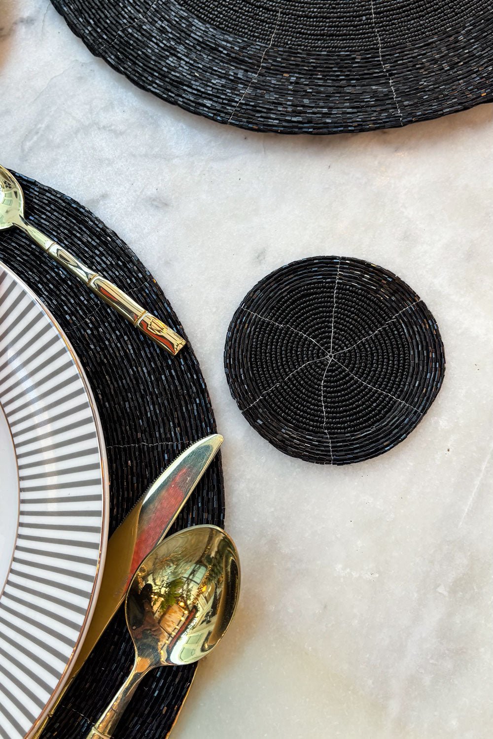 Posavasos Negro Bordado Con Cuentas Cristina Oria 