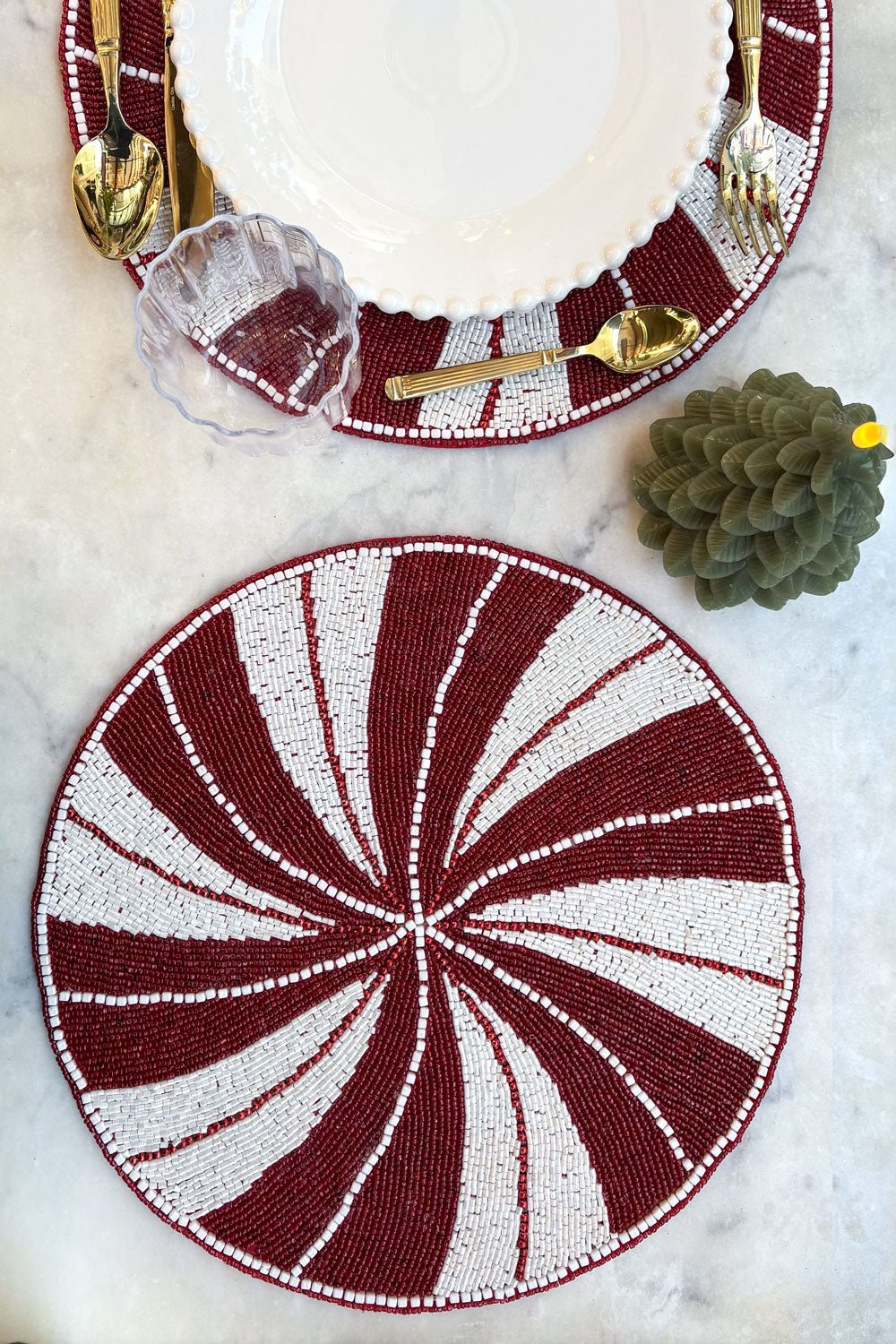 Servilletero Caramelo Rojo Y Blanco Bordado Con Cuentas Cristina Oria 