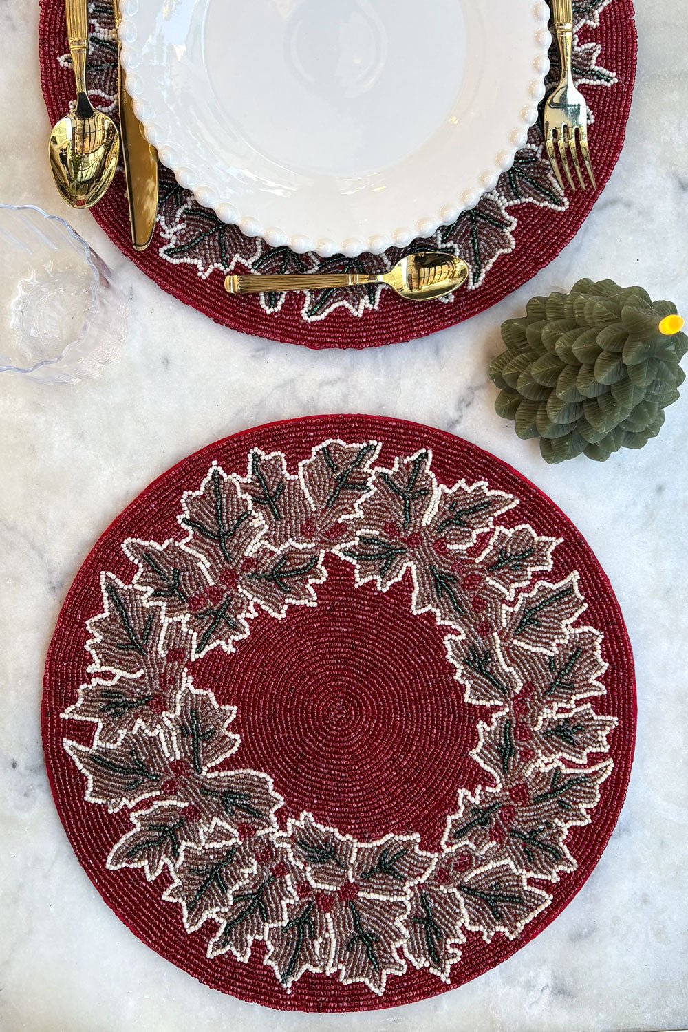 Grinalda de Natal individual bordada com missangas