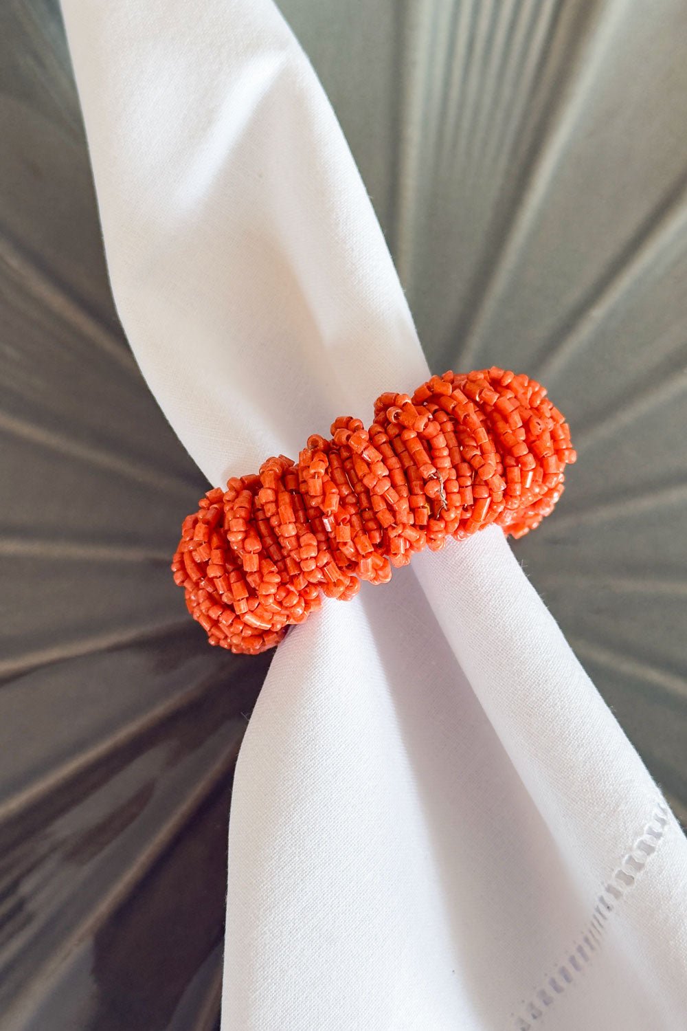 Detalle Naranja Set 6 Servilleteros De Cuentas De Colores Bordadas Cristina Oria