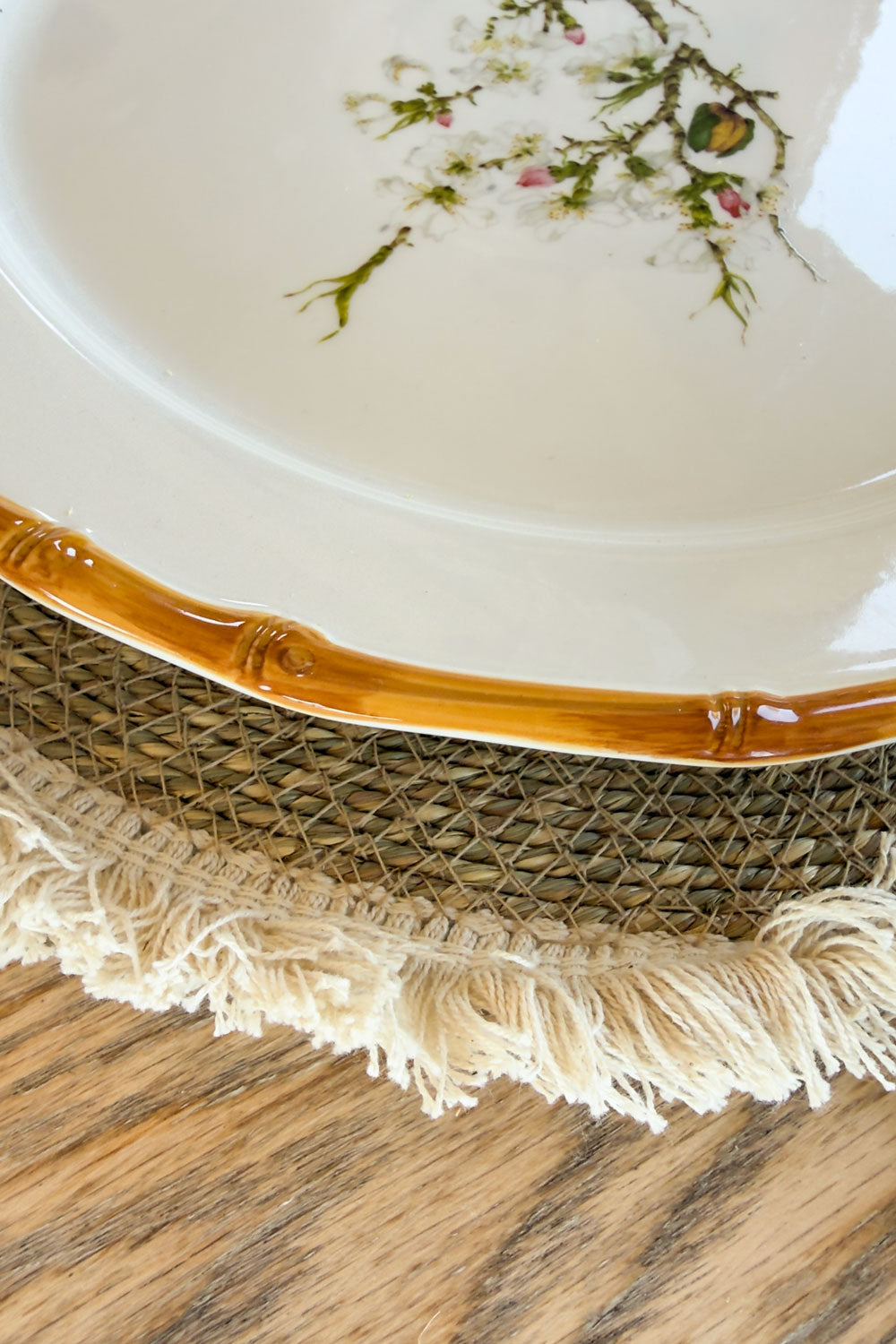 Borde Individual Redondo De Seagrass Natural Deshilachado Cristina Oria