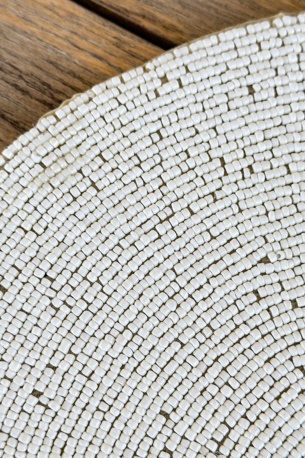 Detalles Individual Espiral Blanco Bordado Con Cuentas Cristina Oria