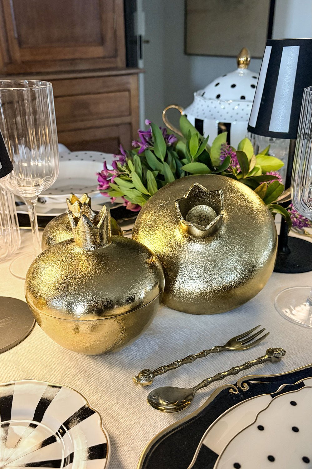 Detalle Mesa Granda Dorada De Bronce Cristina Oria 