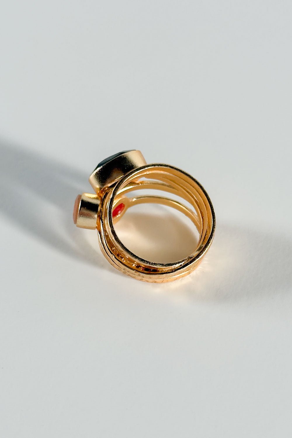 Detalles Anillo Dorado Con Piedras De Colores Invernales Cristina Oria