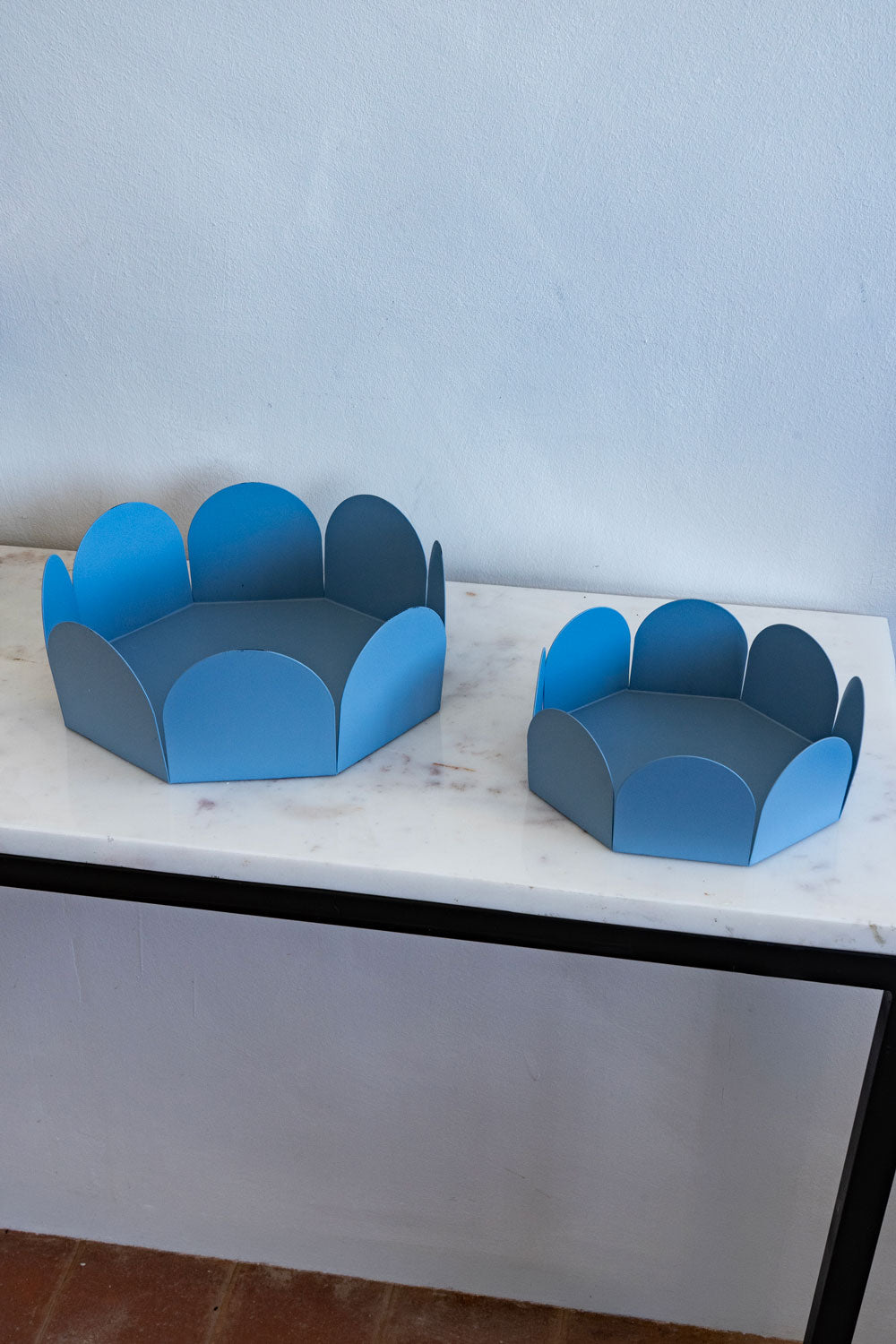 Detalles Bandeja Vaciabolsillos Diseño Flor De Metal Cristina Oria