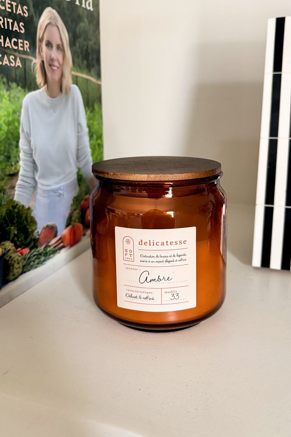 Vela Perfumada En Tarro De Vidrio Con Tapa De Pino