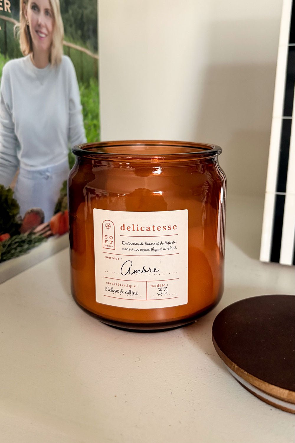 Vela Perfumada En Tarro De Vidrio Con Tapa De Pino