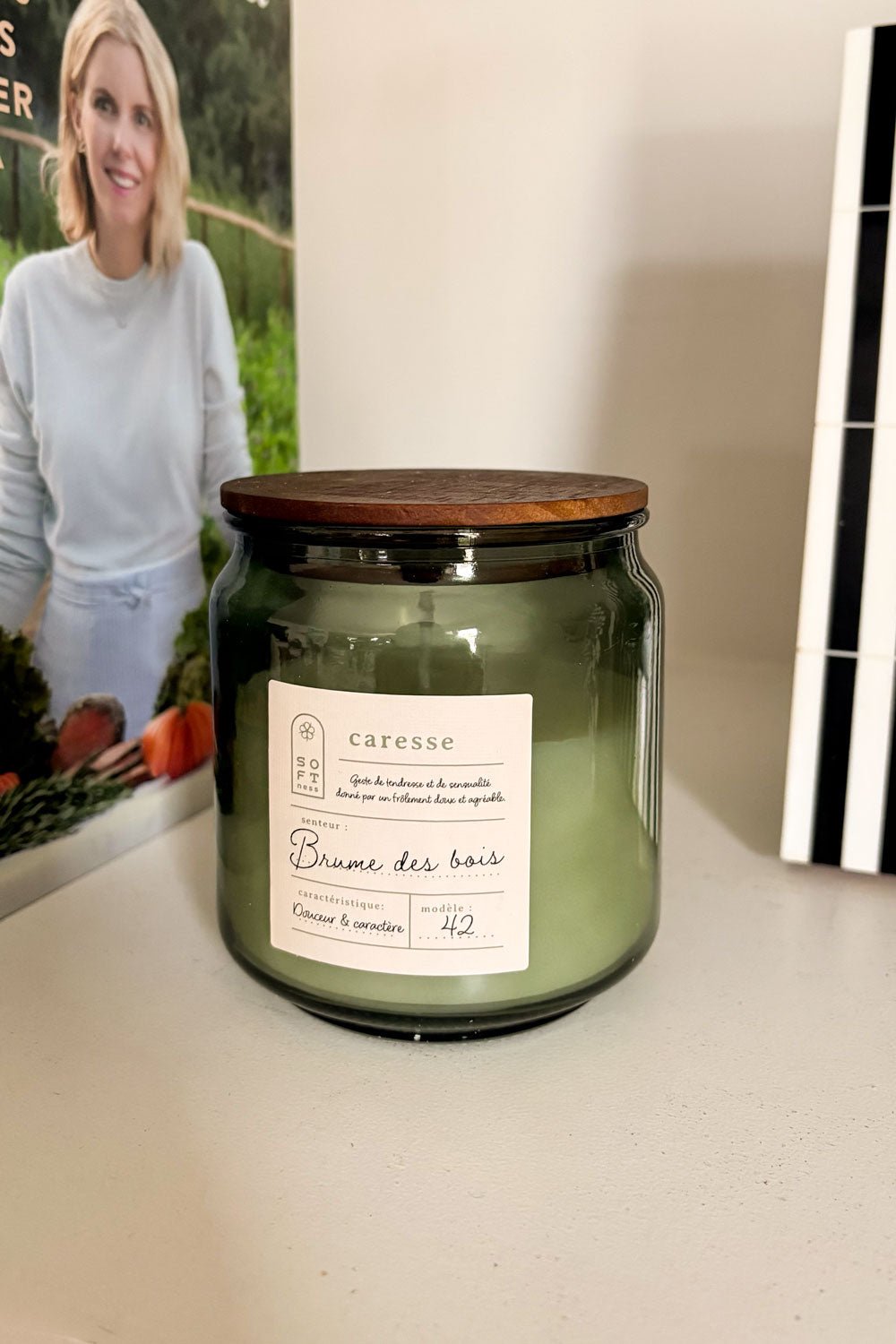 Vela Perfumada En Tarro De Vidrio Con Tapa De Pino