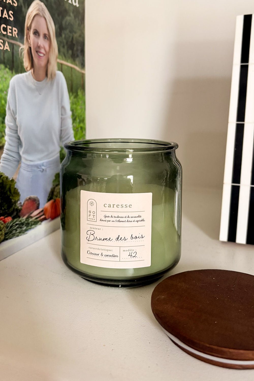 Vela Perfumada En Tarro De Vidrio Con Tapa De Pino