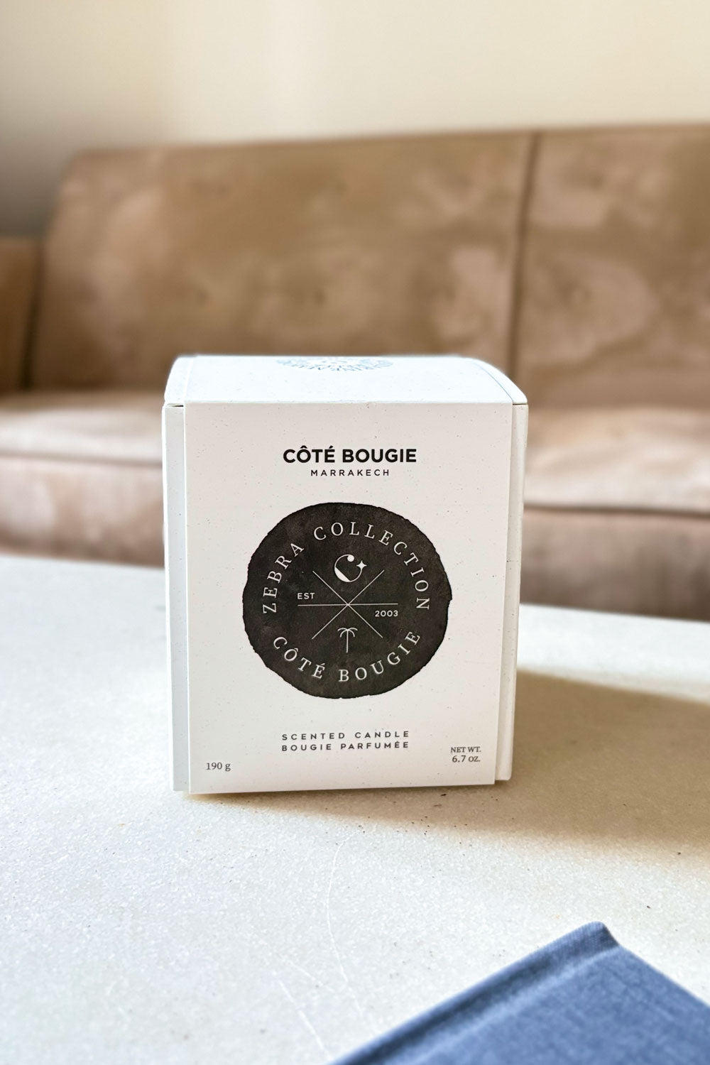 Detalle Caja Vela Artesanal De Cerámica Con Fragancia Mandarina Pequeña Cristina Oria 