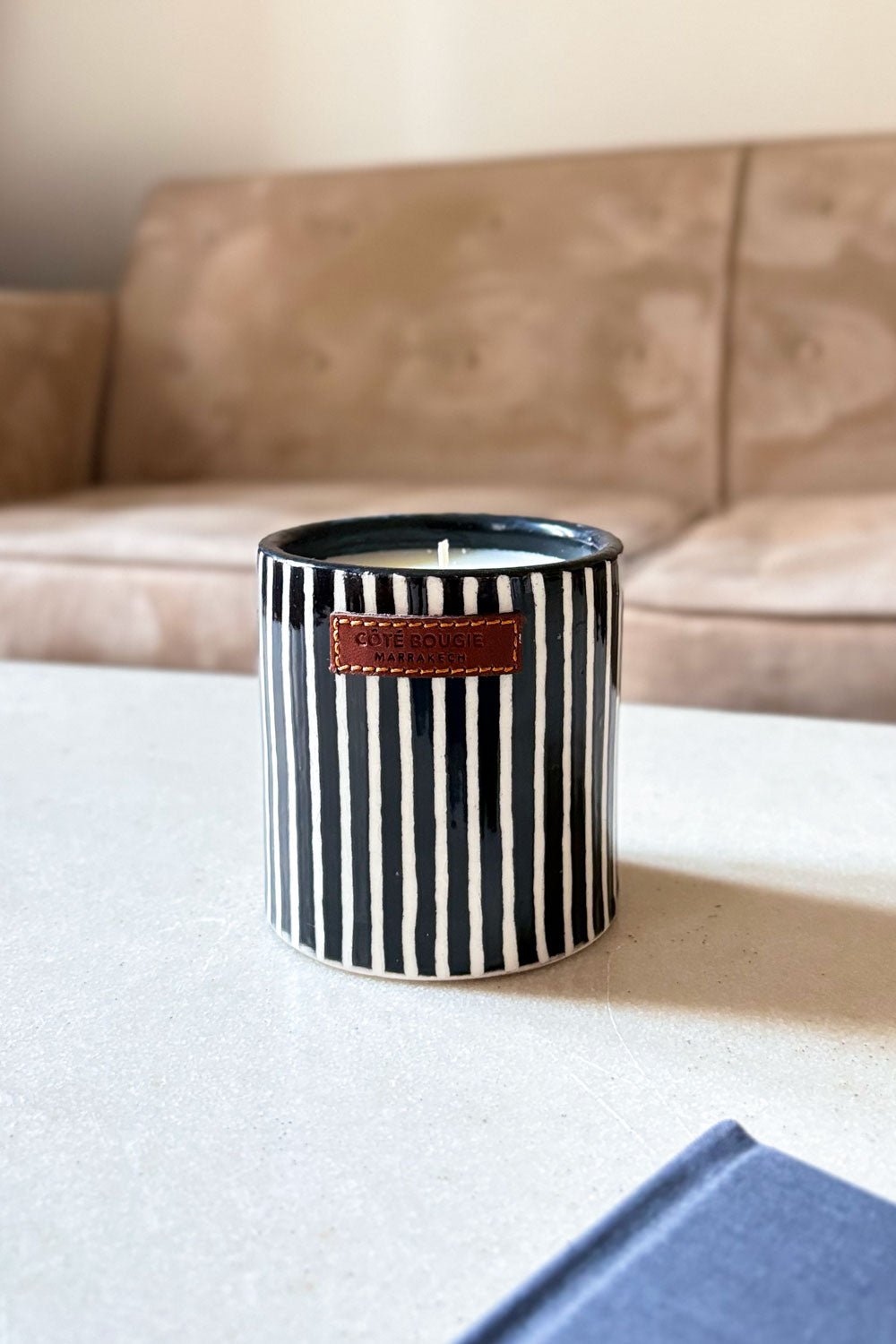 Vela Artesanal De Cerámica Con Fragancia Mandarina Pequeña Cristina Oria 