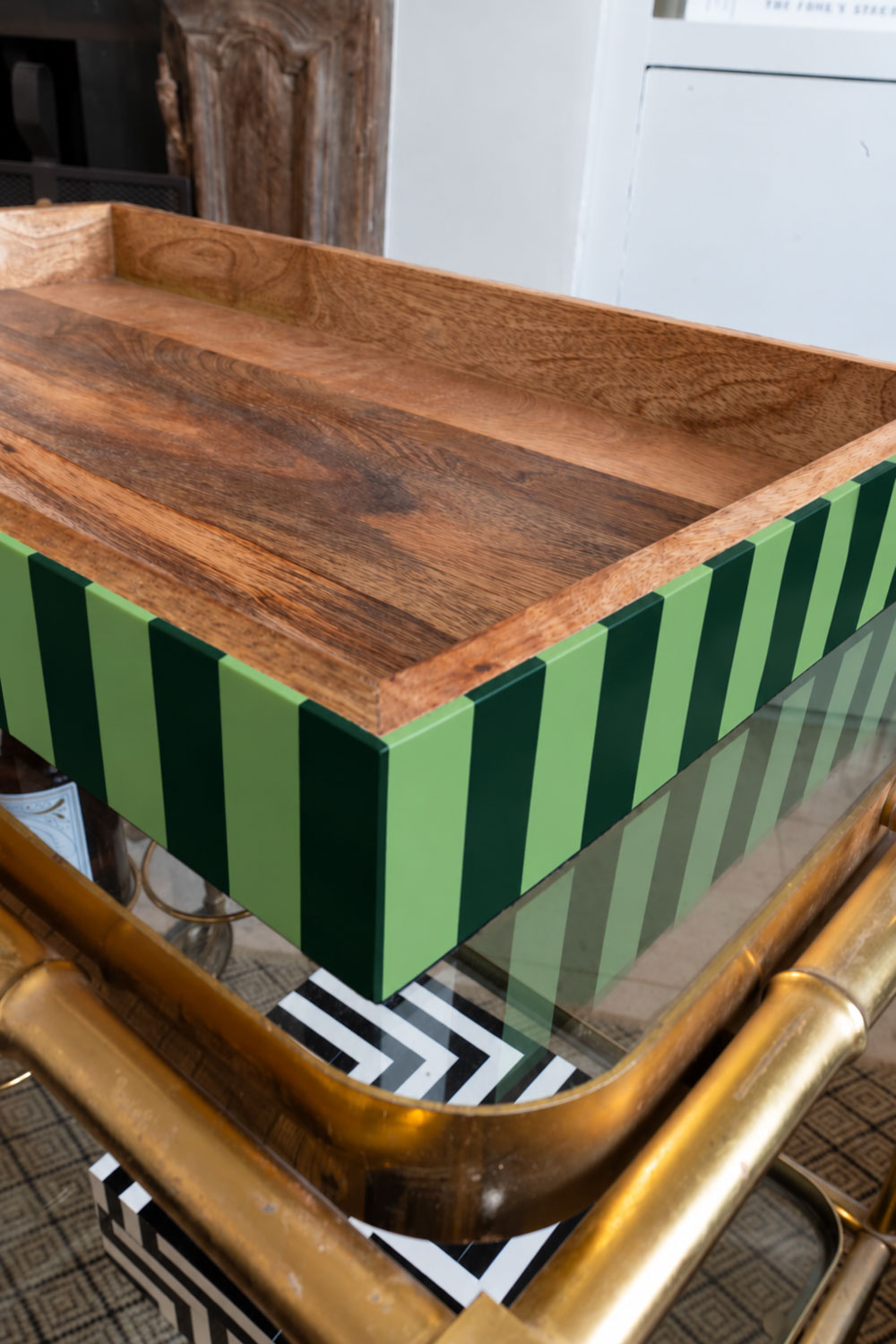 Esquina Bandeja De Resina Y Madera Con Diseño De Rayas Verdes & Negras Cristina Oria