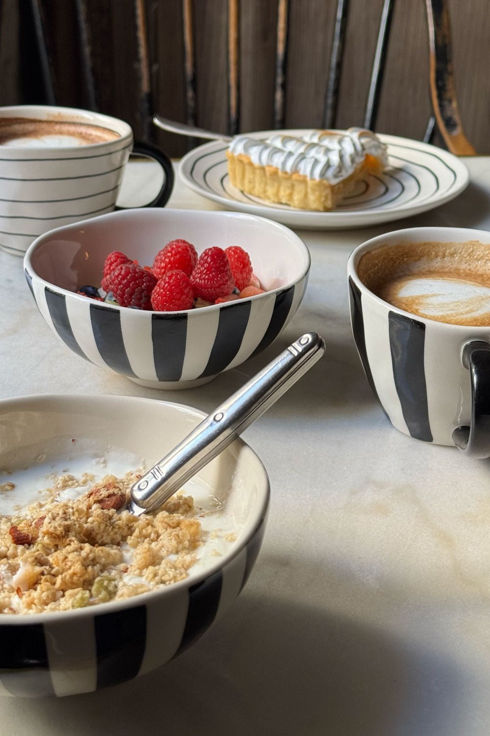 Detalle Cuenco Vajilla Artesana Rayas Verticales & Cuencos Cristina Oria