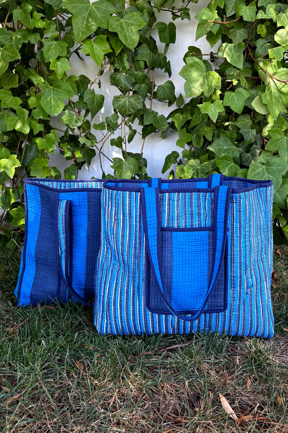 Detalles Reversibles Bolsa Rayas Azul Oscuro & Azul Claro Cristina Oria