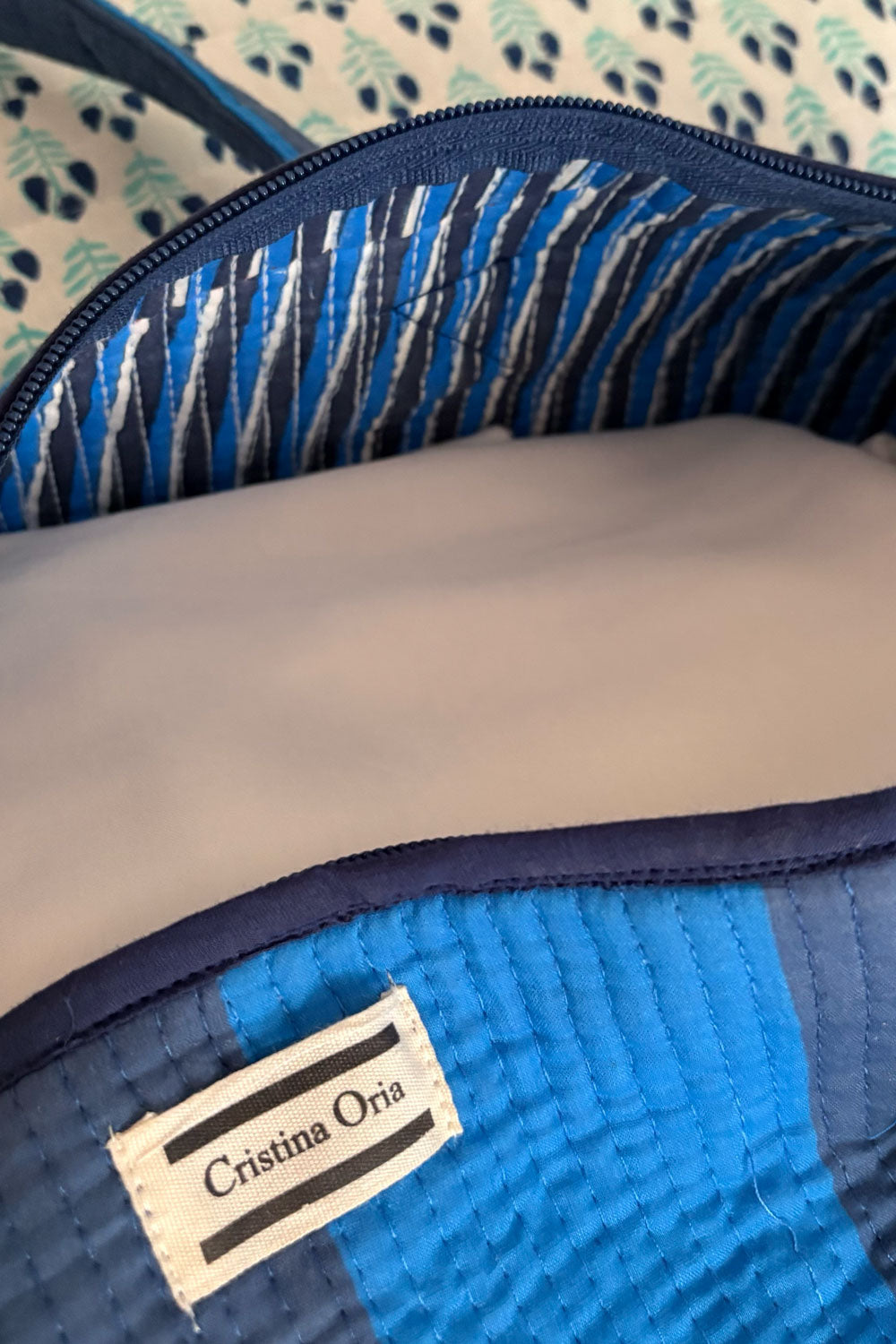 Interior Bolsa De Viaje Rayas Azul Oscuro & Azul Claro Cristina Oria