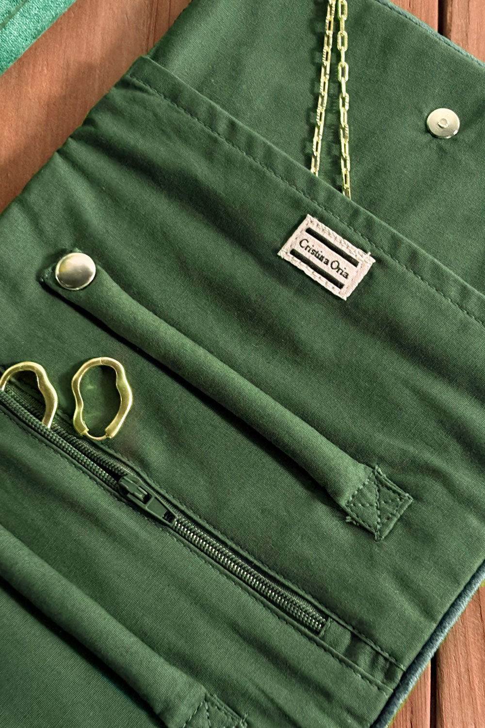 Detalles Joyero De Viaje De Terciopelo Verde Con Abejas Bordadas Cristina Oria