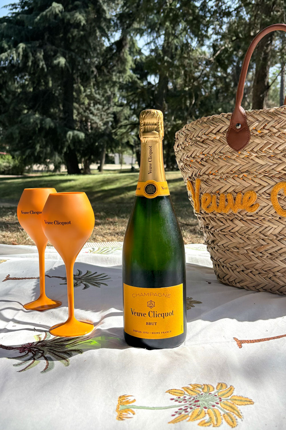 Botella Capazo Veuve Clicquot & Productos Gourmet CO Cristina Oria