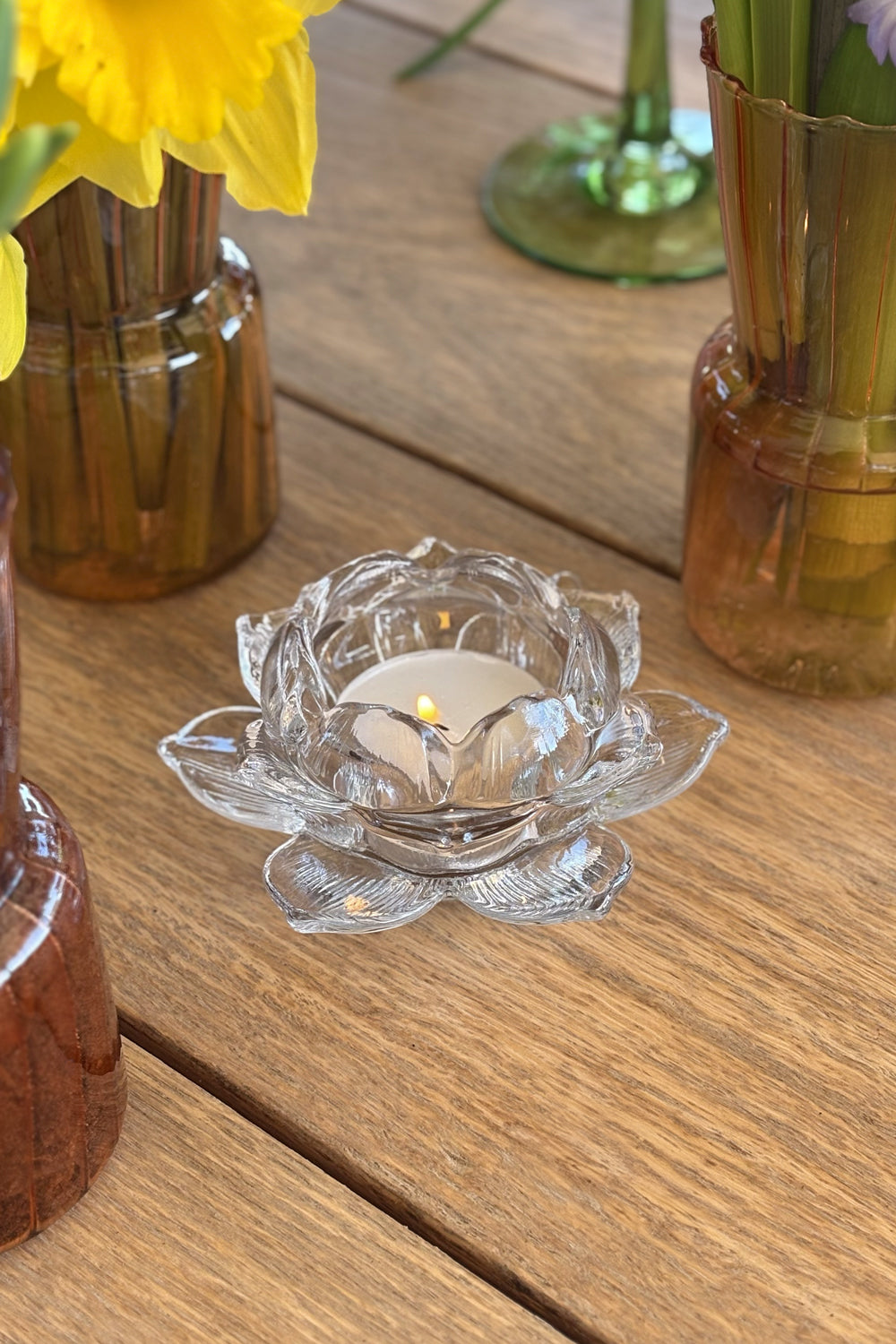 Bougeoir en cristal avec design floral transparent 