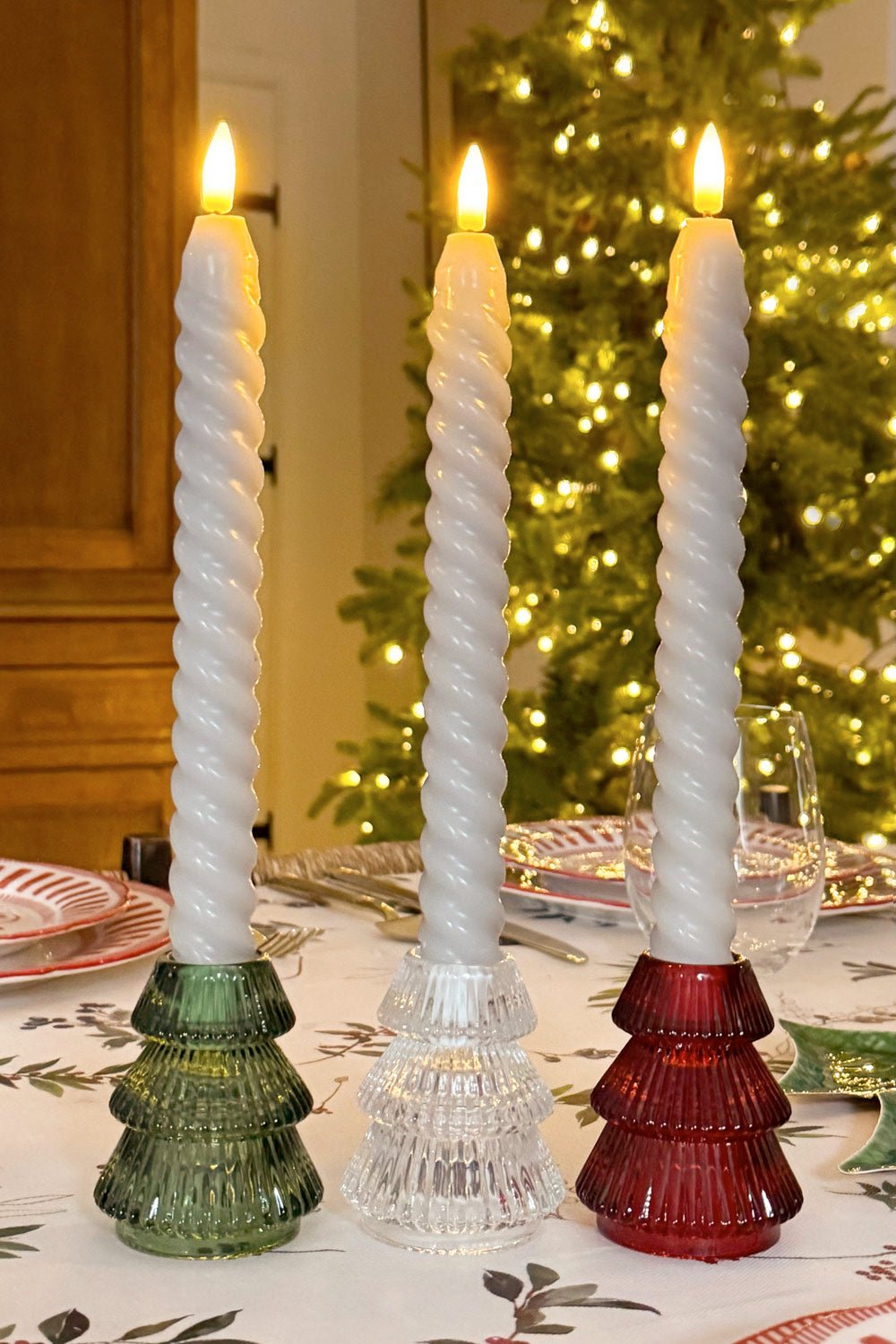 Detalle Composición Portavelas Mini De Cristal Con Diseño De Árbol Rojo Cristina Oria 