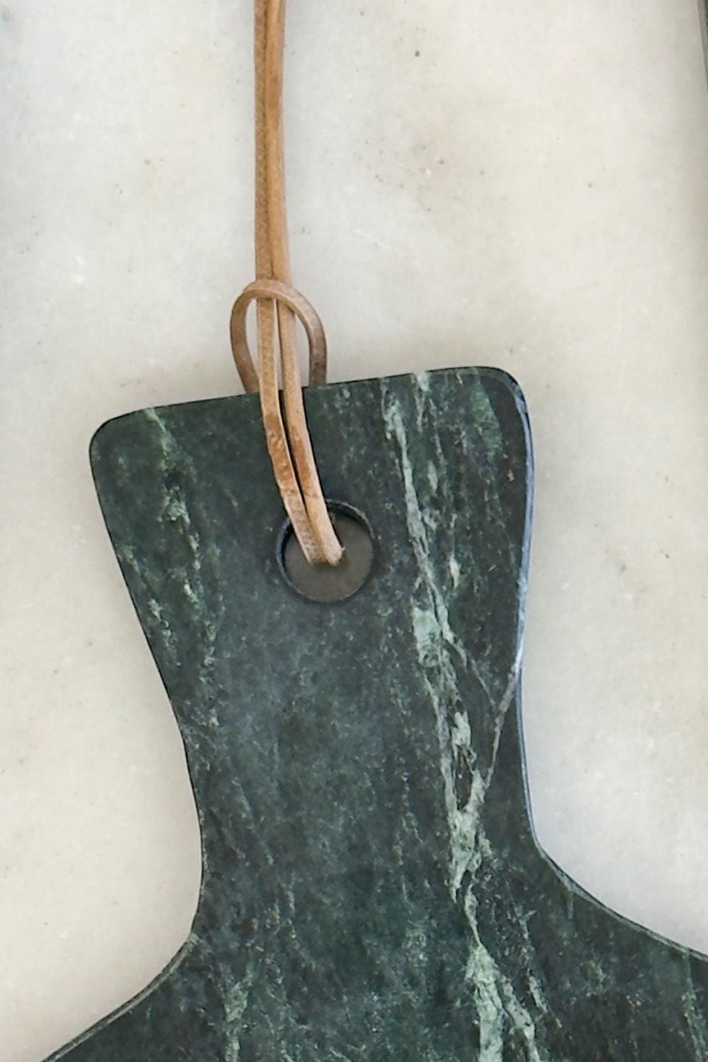 Detalle Mango Tabla De Mármol Verde Con Mango Cristina Oria 