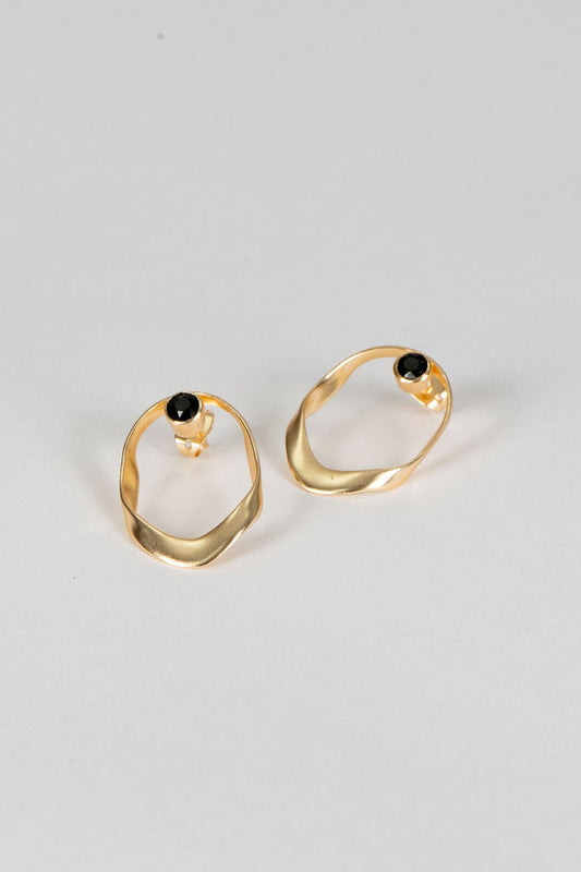 Brincos dourados ovais com ónix negra