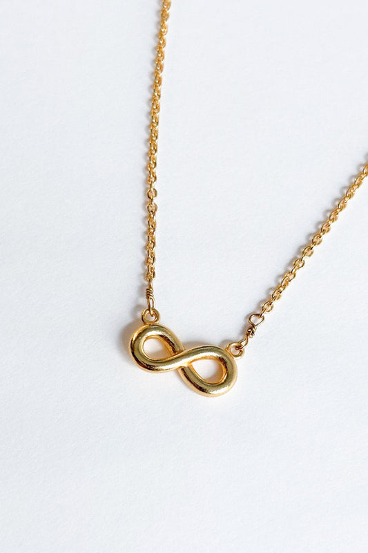 Collar Dorado Con Diseño Infinito