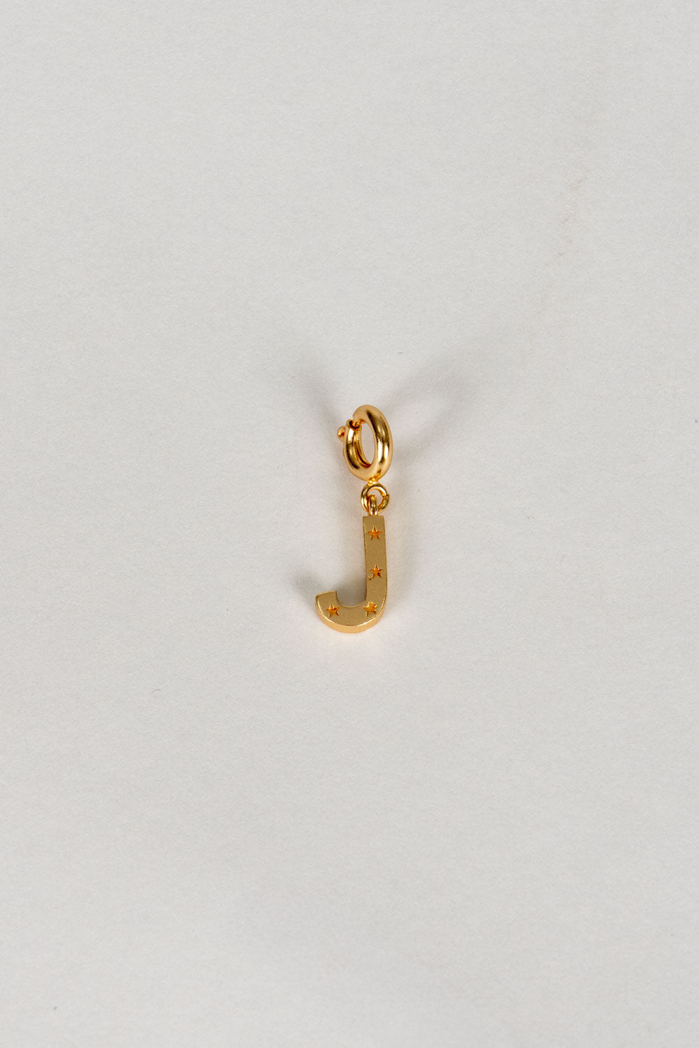 Iniciais douradas com detalhe de estrela