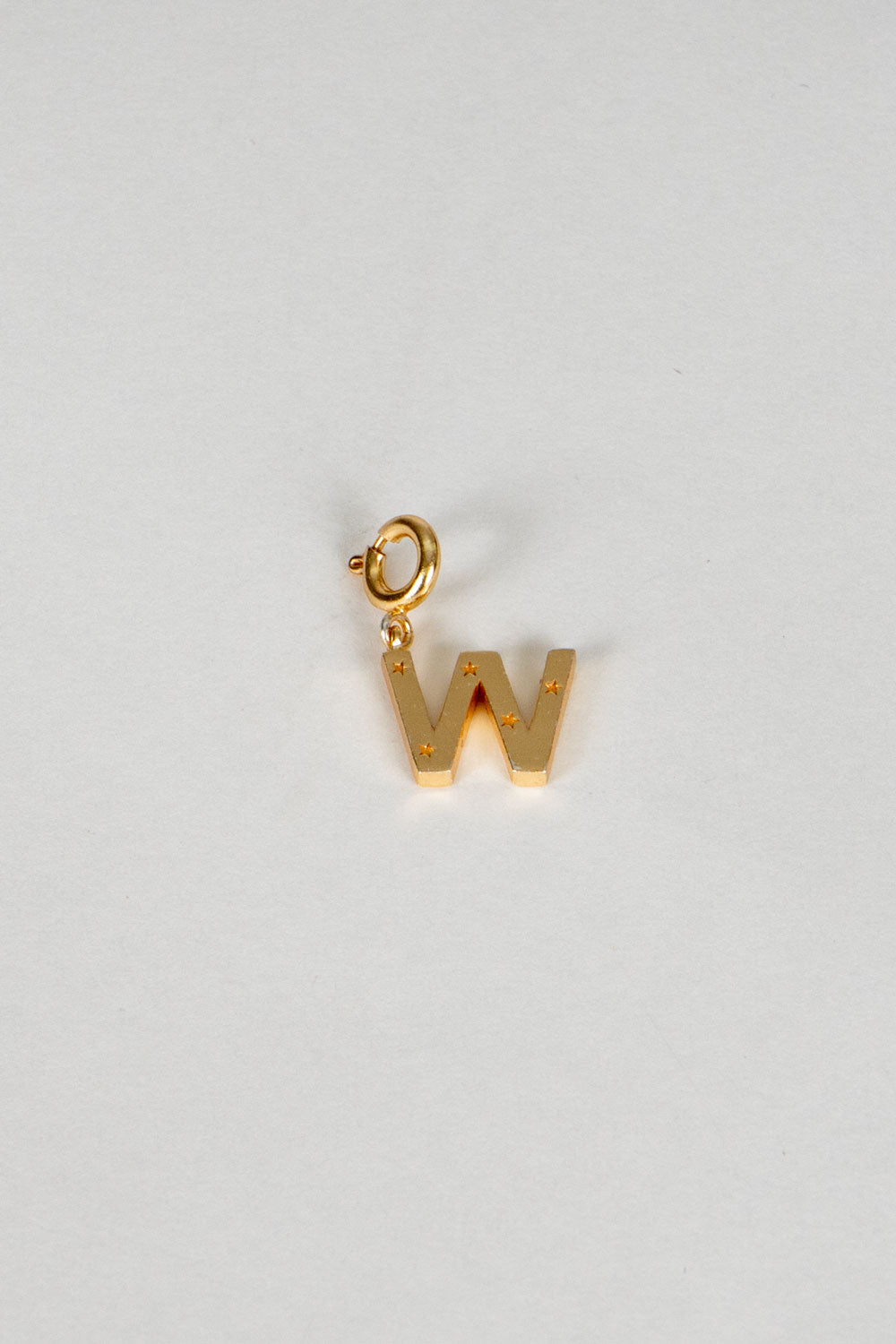 Iniciais douradas com detalhe de estrela