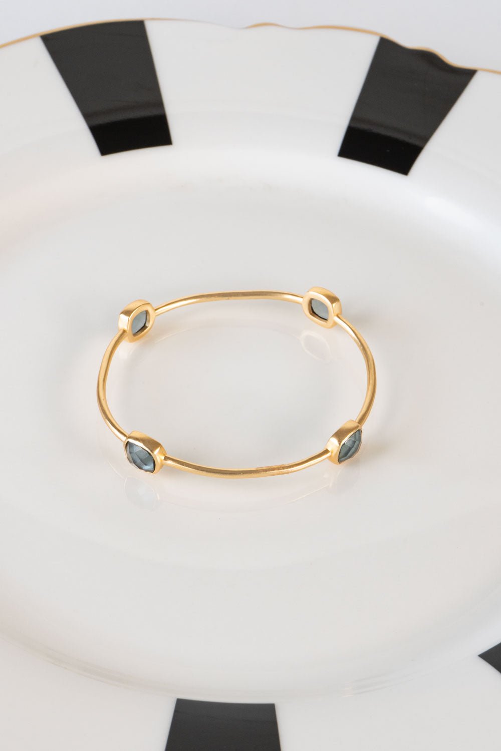 Plato Pulsera Dorada Con Piedras Azules Cristina Oria